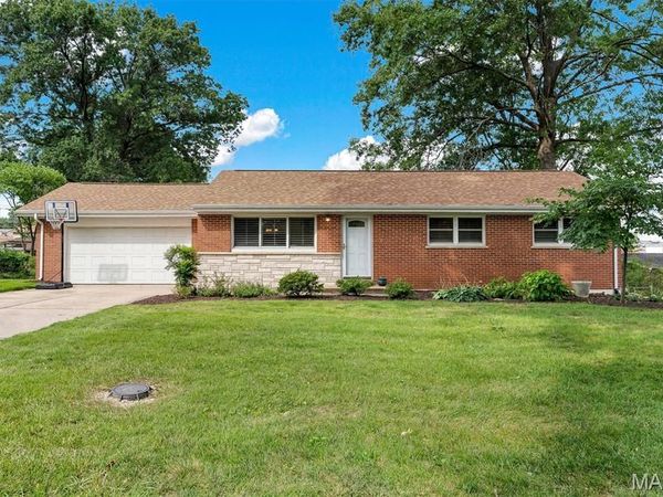 4 Montauk Drive, St Louis, MO 63146