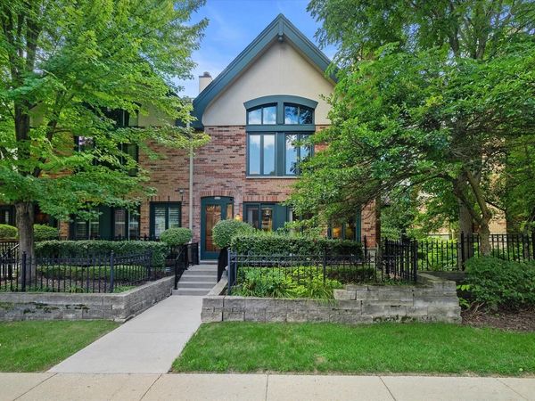 1421 N Humboldt AVENUE, Milwaukee, WI 53202