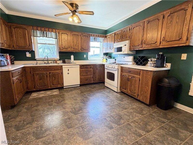 137 E North Avenue , East Palestine, OH 44413 Photo 13