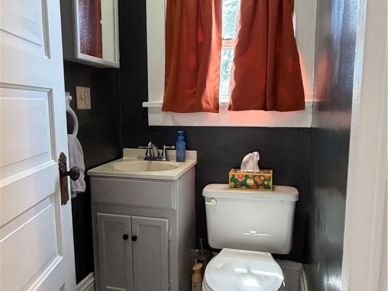 137 E North Avenue , East Palestine, OH 44413 Photo 15