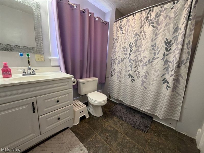 137 E North Avenue , East Palestine, OH 44413 Photo 18