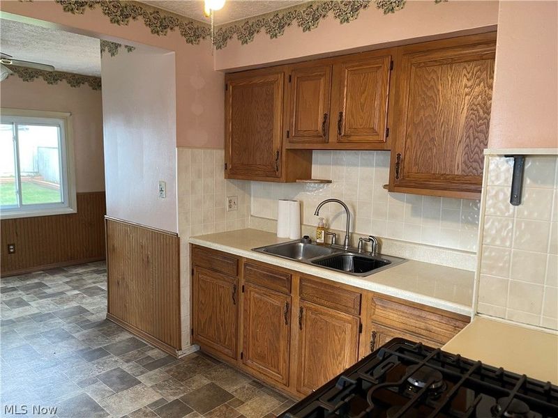 757 Davies Avenue, Akron, OH 44306 Photo 3