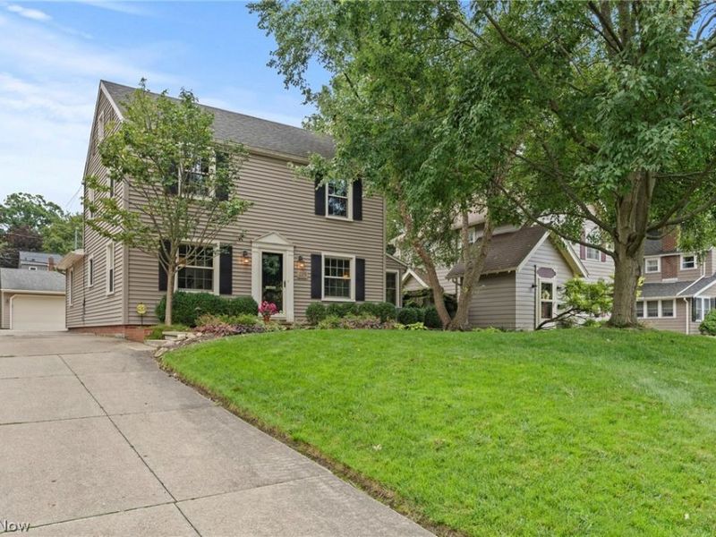 225 Melbourne Avenue, Akron, OH 44313 Photo 2