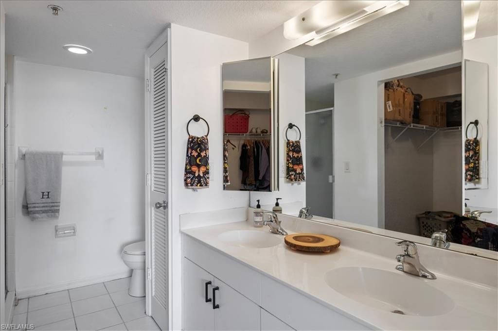 9660 Victoria Ln , Unit 206, Naples, FL 34109 Photo