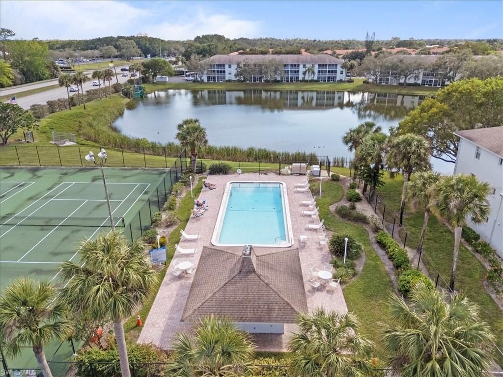9660 Victoria Ln , Unit 206, Naples, FL 34109 Photo