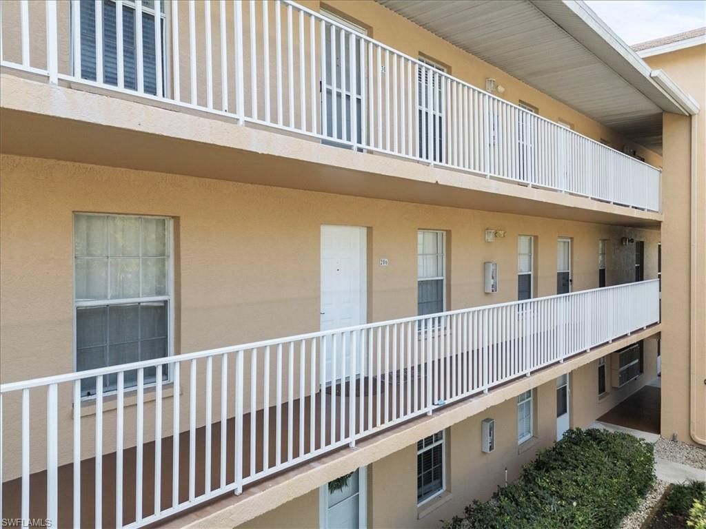 9660 Victoria Ln , Unit 206, Naples, FL 34109 Photo