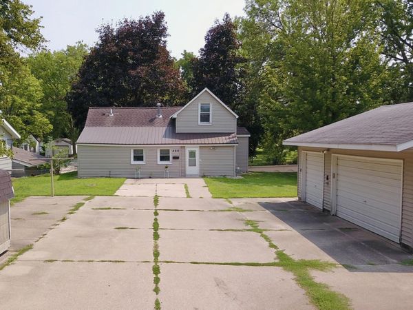 466 Bluff Street NE, Hutchinson, MN 55350