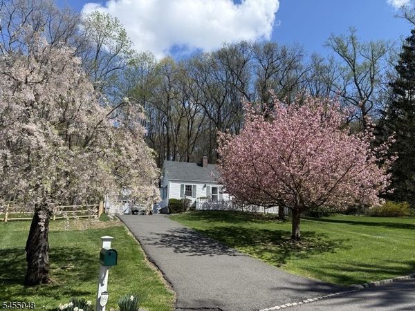 27 Wood Rd, Morris, NJ 07960