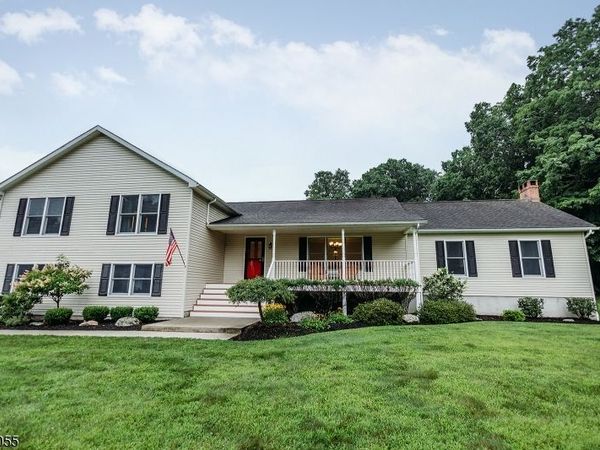 7 Twin Pond Rd, Montague, NJ 07827