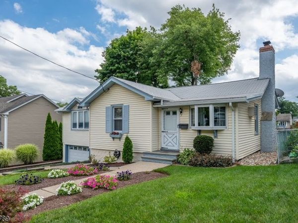 7 OSWEGO AVE, Parsippany-Troy Hills, NJ 07034