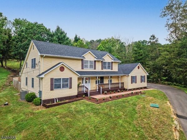 105 Nightingale Rd, Hope, NJ 07825