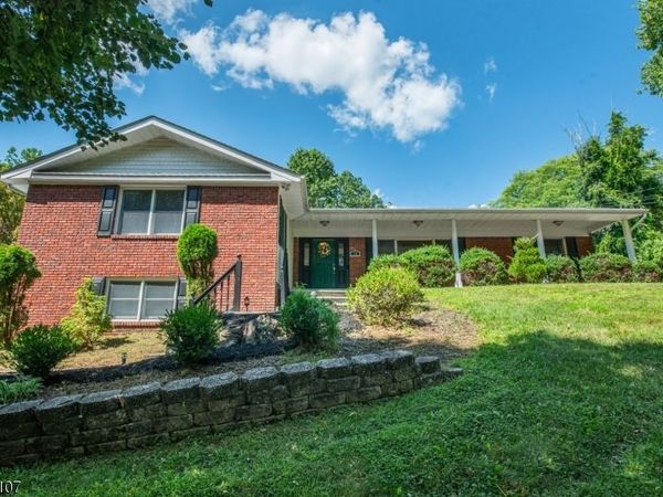78 Sun Valley Way, Morris Plains, NJ 07950