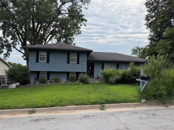 1001 Hilldell Drive , Boonville, MO 65233