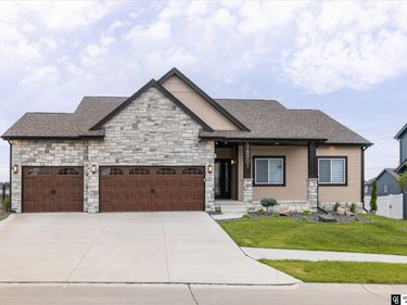 16901 Vernon Avenue, Omaha, NE 68116