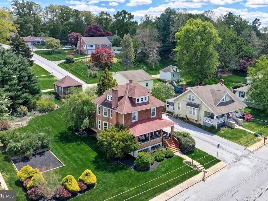 19 S Constitution Avenue, New Freedom, PA 17349 Main Photo