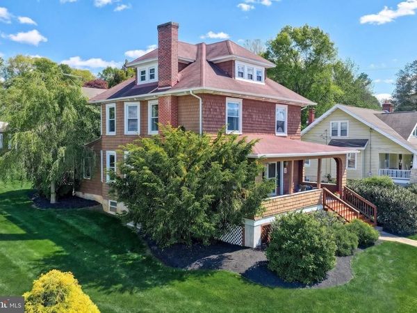 19 S CONSTITUTION AVENUE, NEW FREEDOM, PA 17349
