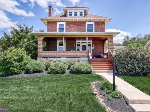 19 S CONSTITUTION AVENUE , NEW FREEDOM, PA 17349