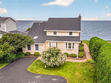 4325 Lake Road, Williamson, NY 14589