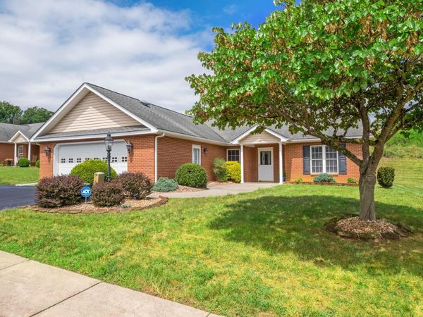 130 RED OAK DR, STAUNTON, VA 24401