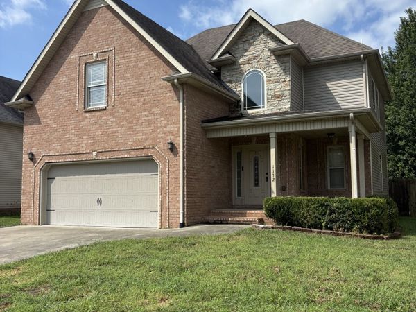 1132 Chinook Cir, Clarksville, TN 37042