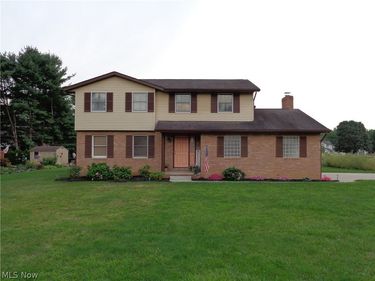 3415 Lauren Avenue NW, Massillon, OH 44646