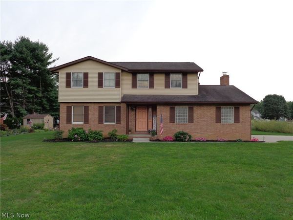 3415 Lauren Avenue NW, Massillon, OH 44646