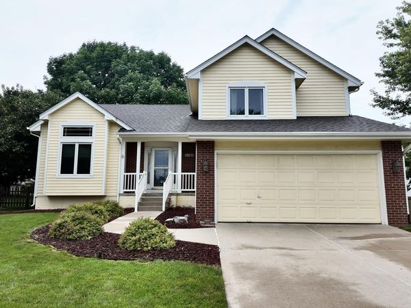 2100 NW 144th Street, Clive, IA 50325