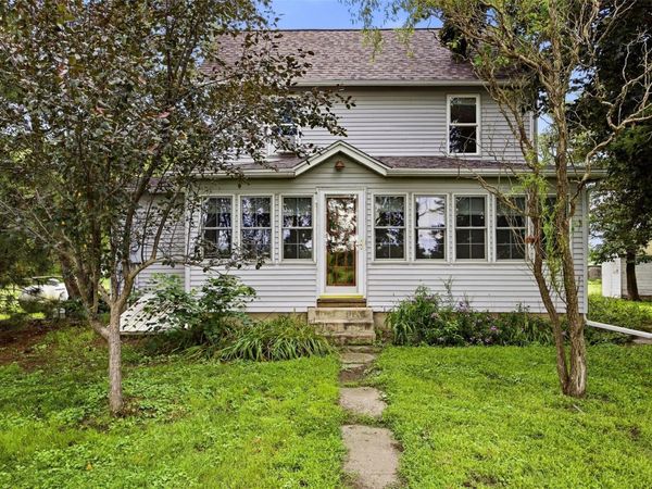 1059 210th Street , Nichols, IA 52766