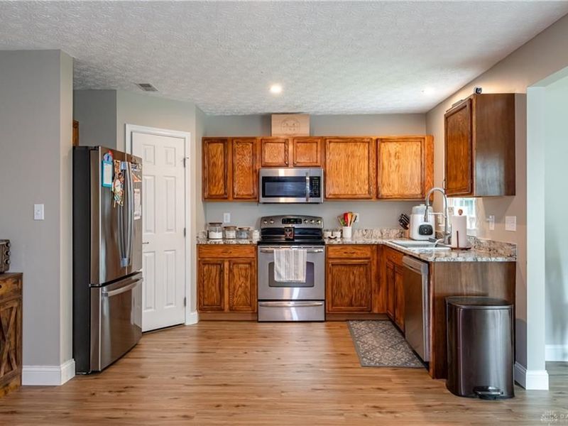 1680 Wimbledon Drive, Fairborn, OH 45324 Photo 6