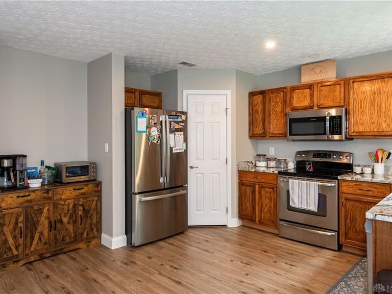 1680 Wimbledon Drive, Fairborn, OH 45324 Photo 8