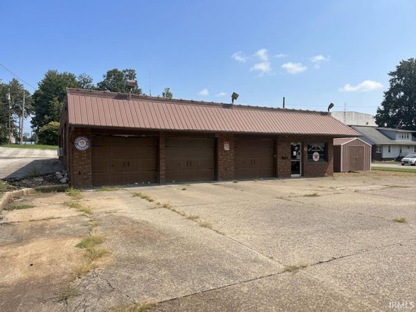 110 S 9th Street, Petersburg, IN 47567