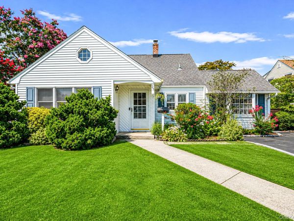 27 Old Farm Road, Levittown, NY 11756