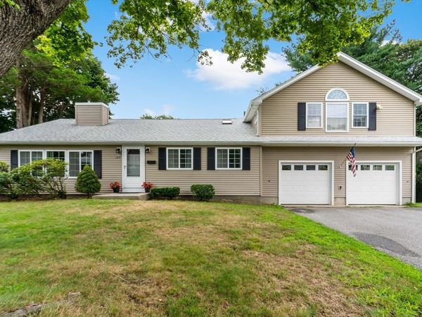 124 Watuppa Ave, Somerset, MA 02726