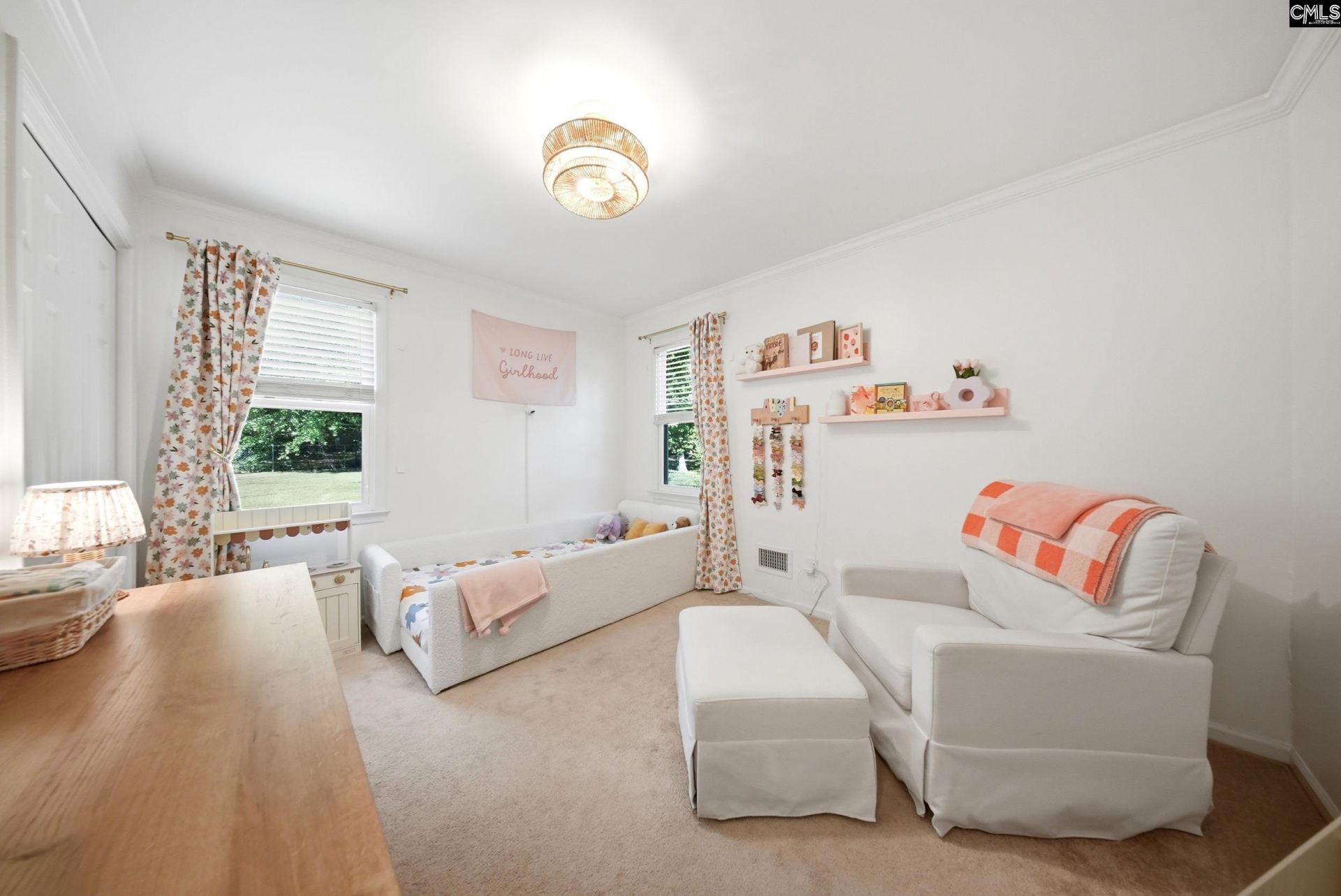 405 London Pride Road  Photo 11