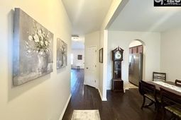 135 Whispering Oak Lane photo 4