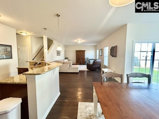 135 Whispering Oak Lane Photo 9