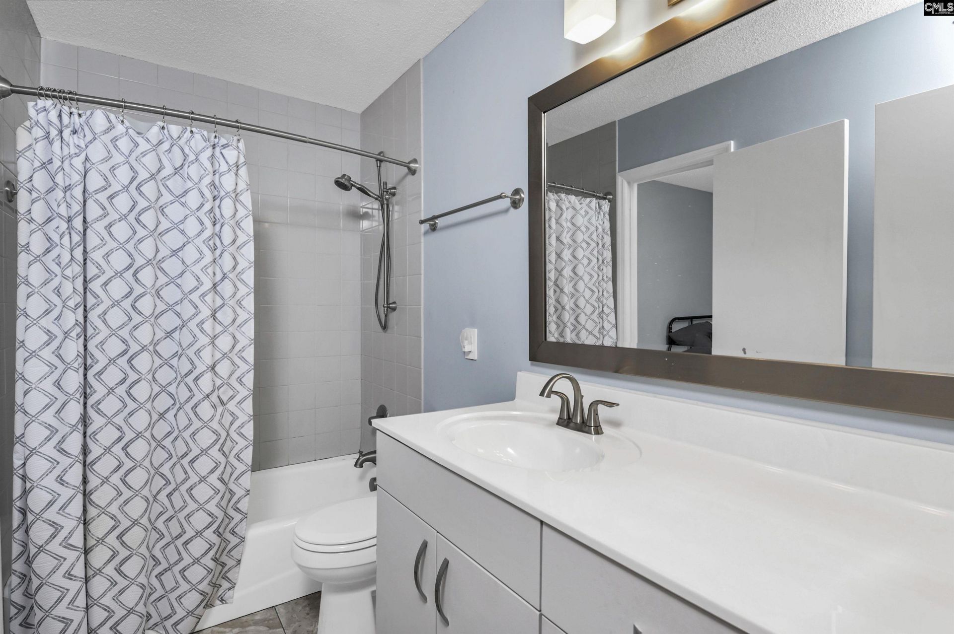 529 King Street Photo 22