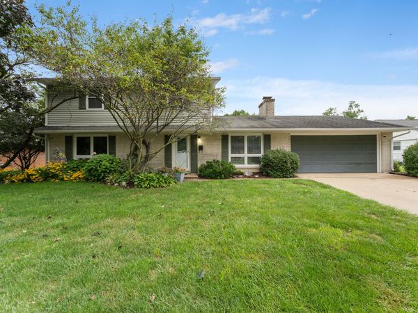 3520 Waycross Drive, Columbus, IN 47203