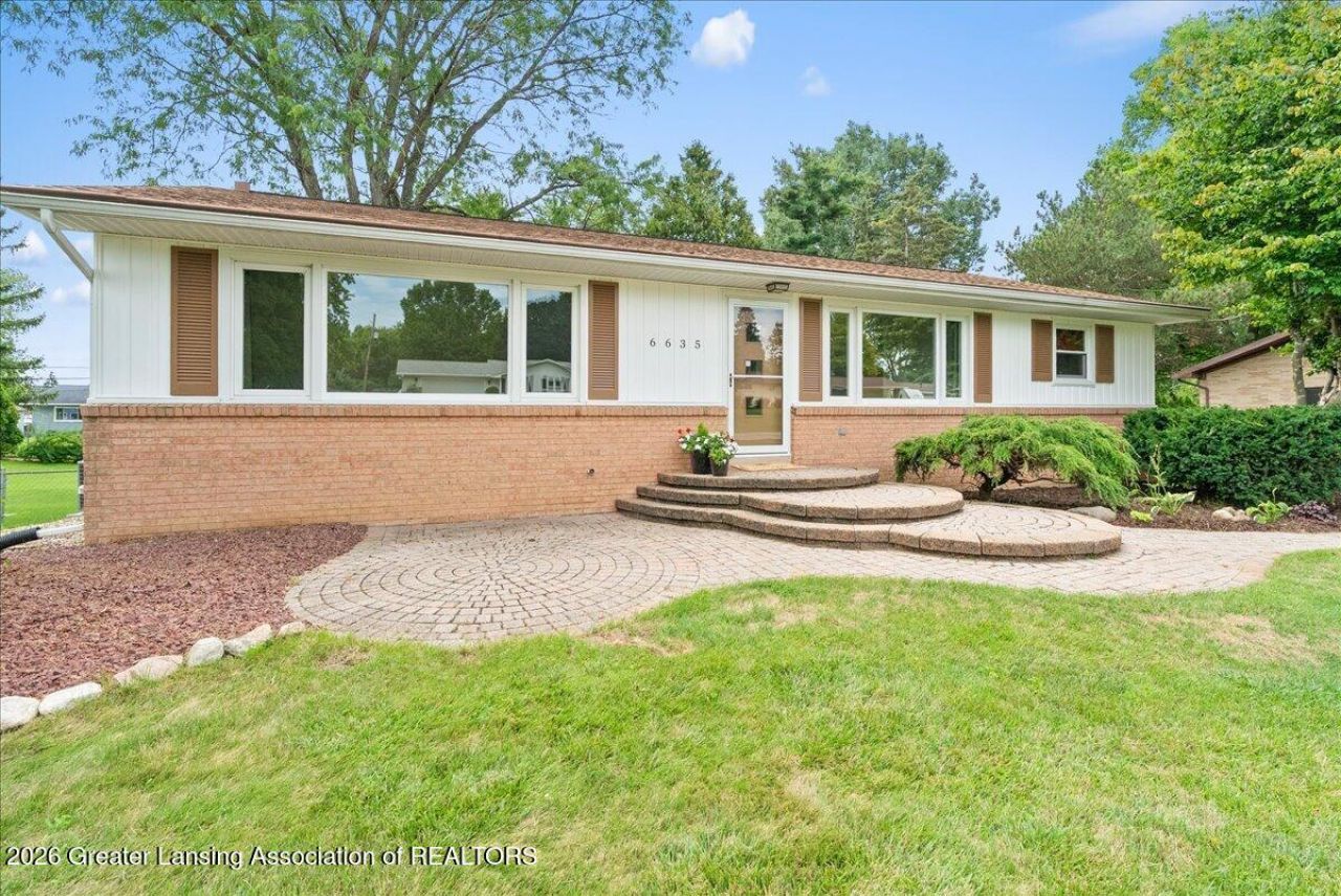6635 Picketts Way, Lansing, MI 48917 Main Photo