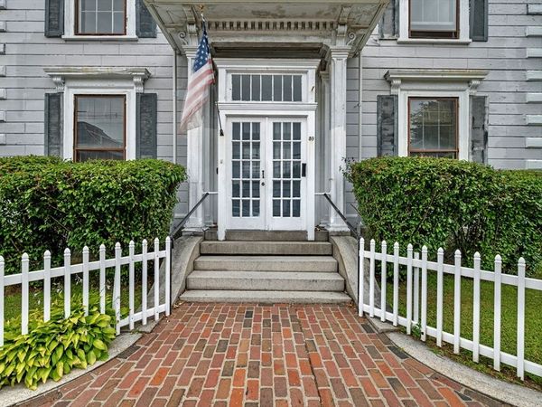 39 Washington St, Peabody, MA 01960