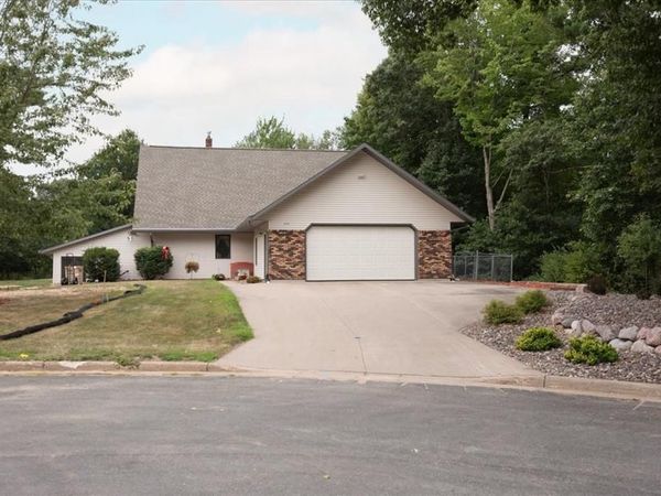 2707 Cherry Blossom Lane, Menomonie, WI 54751