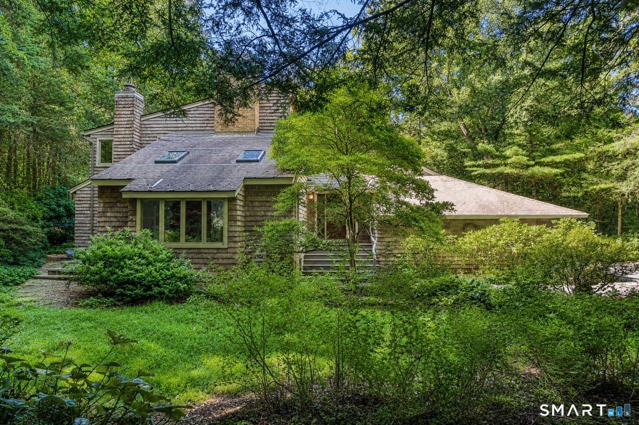 39 Woodhaven, Simsbury, CT 06070 Main Photo