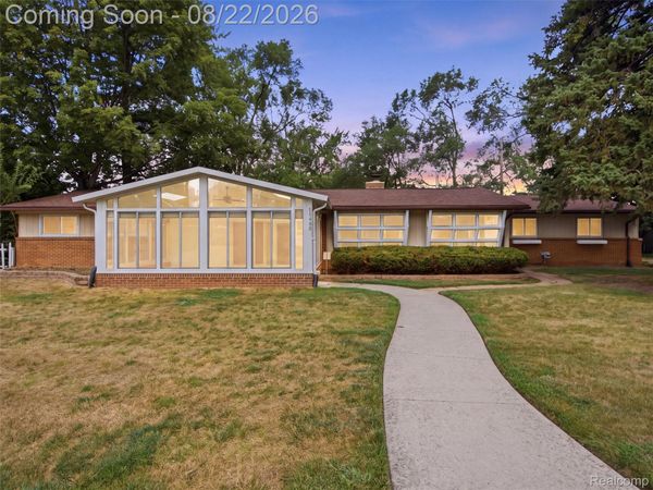 11445 Shilling Drive, Sterling Heights, Mi 48314