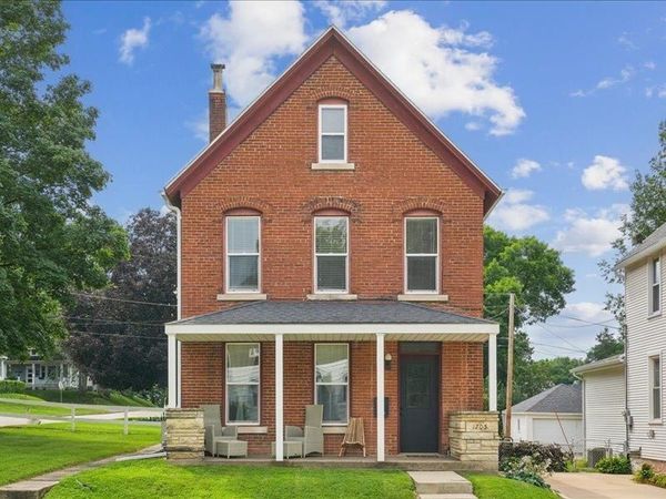1705 N Algona Street, Dubuque, IA 52001