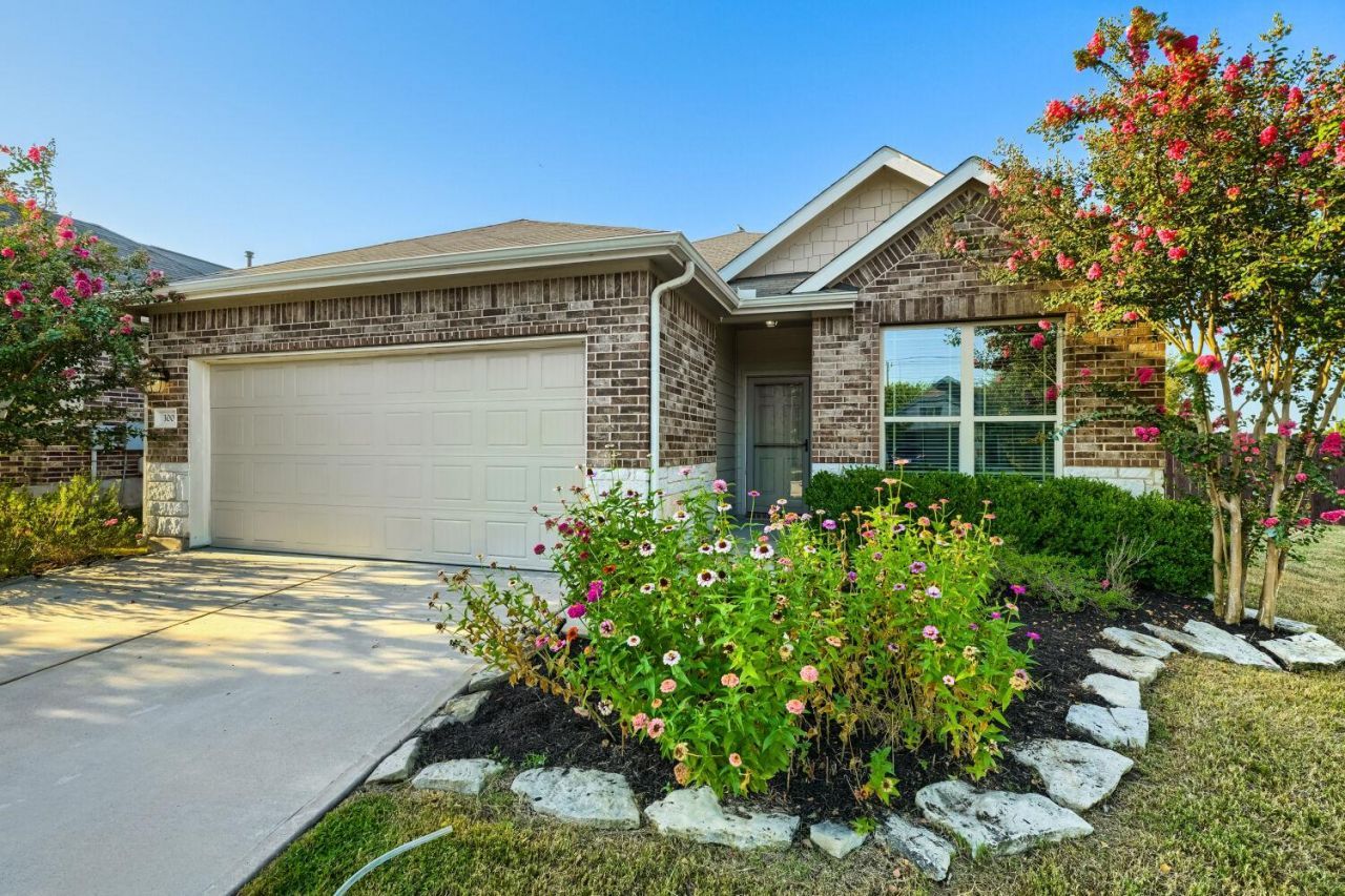 300 Shale Cir, Buda, TX 78610 Main Photo