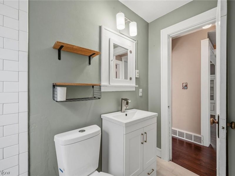2400 Schell Avenue , Cleveland, OH 44109 Photo 17