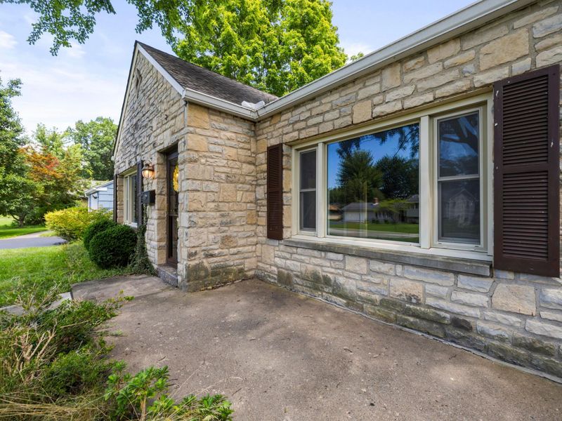 3260 Avalon Road , Columbus, OH 43221 Photo 9