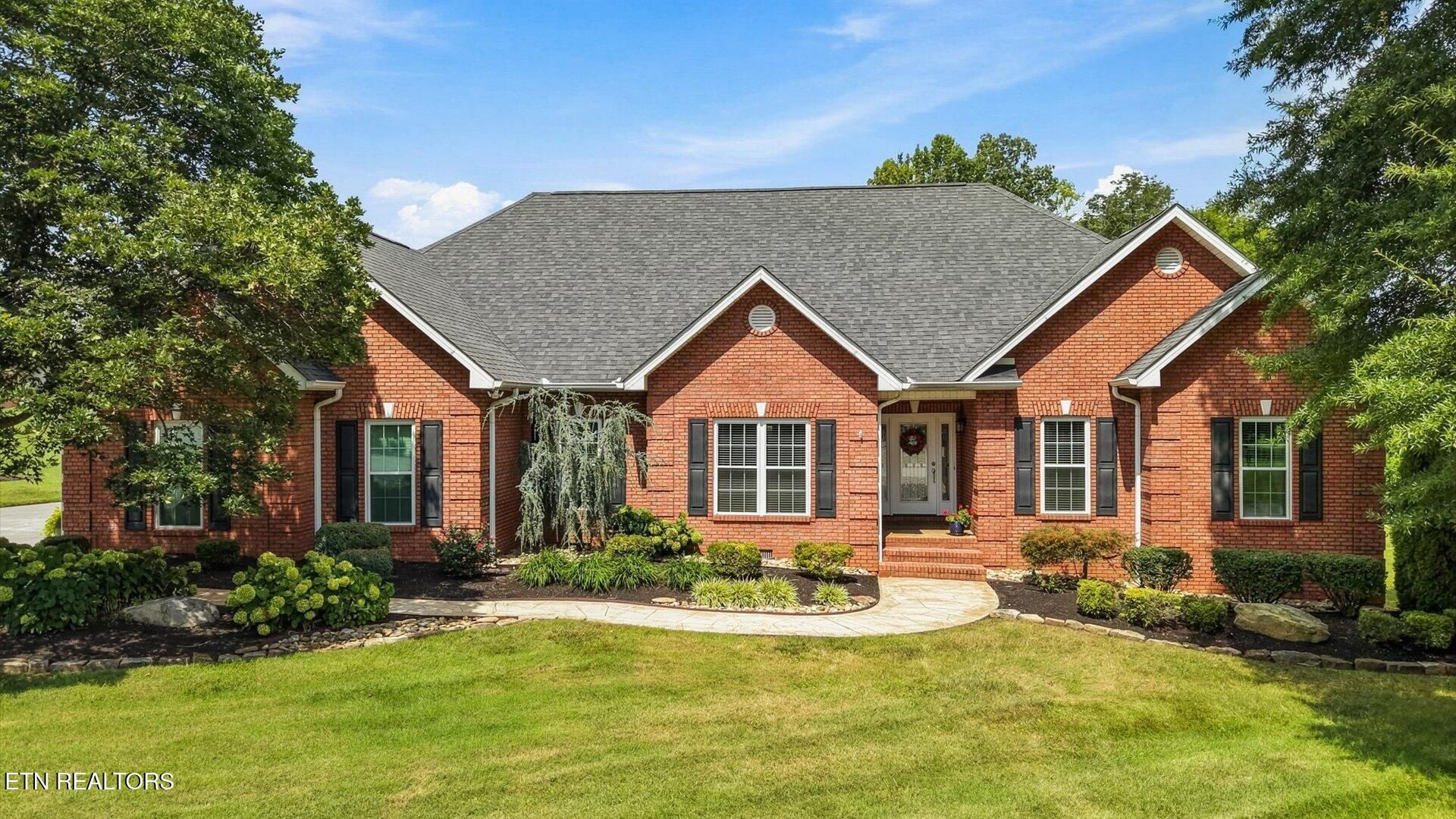 1450 Saint Ives Blvd, Alcoa, TN 37701 Main Photo