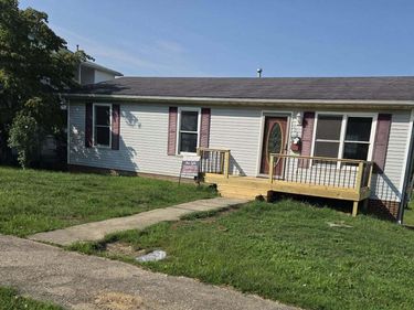 708 Broadway Street, Irvine, KY 40336