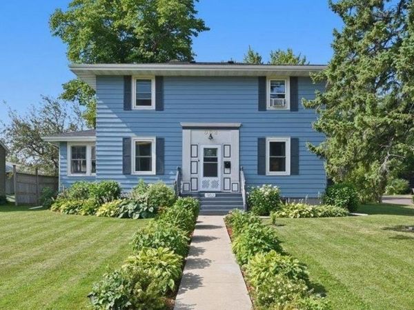 902 8th St, Superior, WI 54880